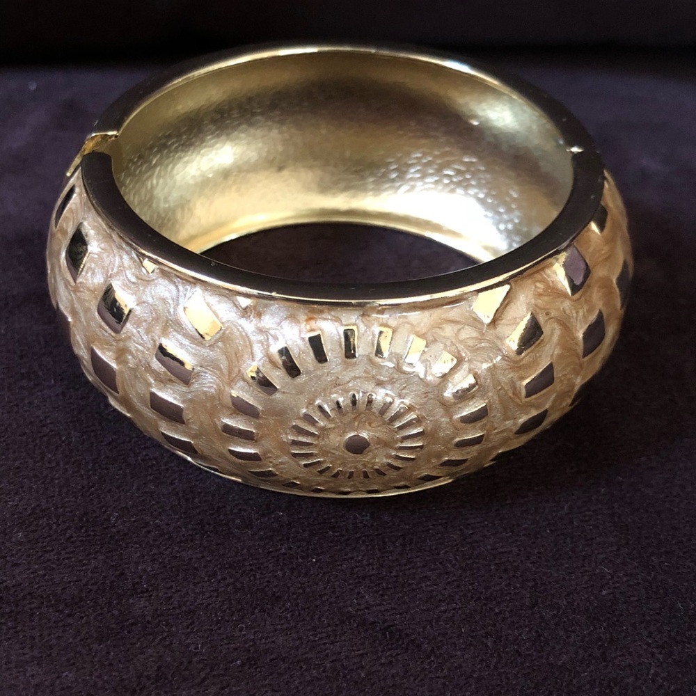 Yellow Cuff Bracelet ⭐️